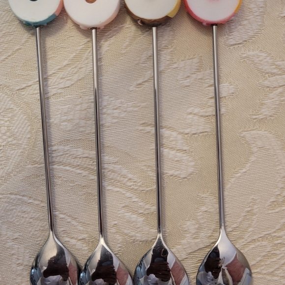 NEW 4 PIECE STAINLESS STEEL MINI DONUT TEASPOONS FOR COFFEE,  TEA, ETC. - Picture 2 of 2
